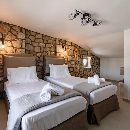 Drakos Estate - Luxury Pool