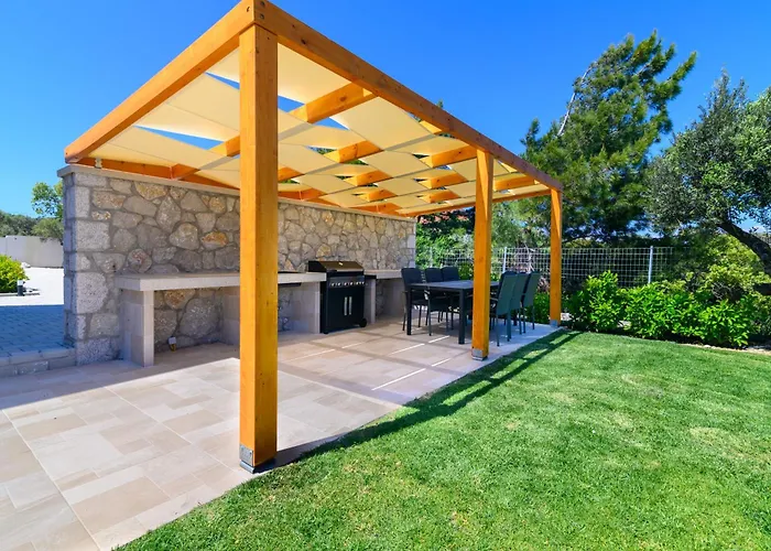 Drakos Estate - Luxury Pool אסגורו