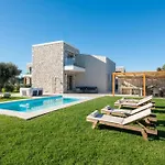 Drakos Estate - Luxury Pool