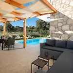 Drakos Estate - Luxury Pool *