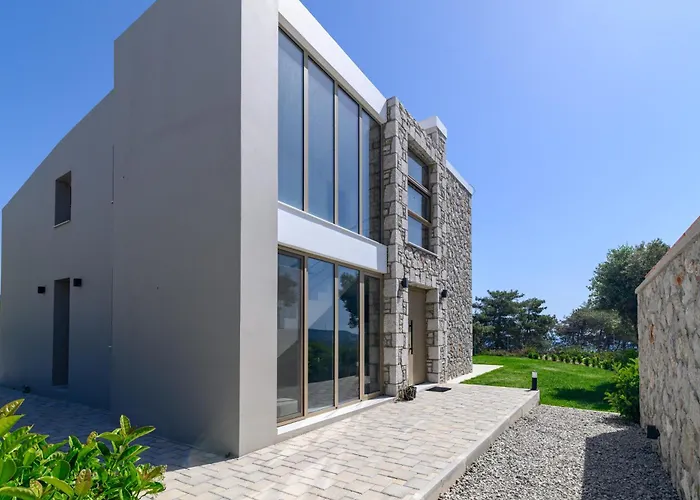 Drakos Estate - Luxury Pool