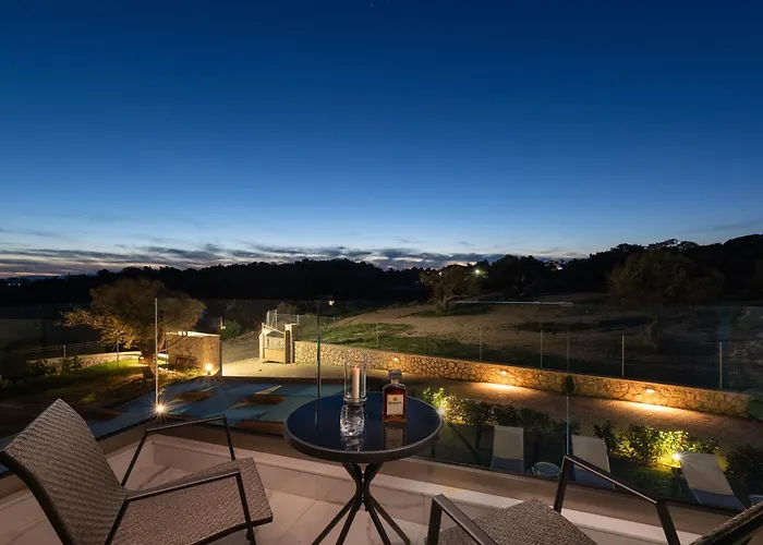 Drakos Estate - Luxury Pool 阿斯格罗