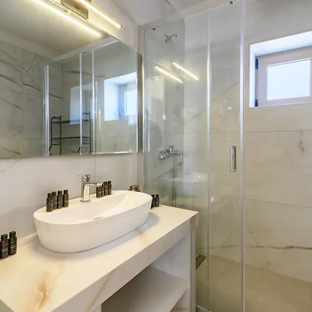 Drakos Estate - Luxury Pool