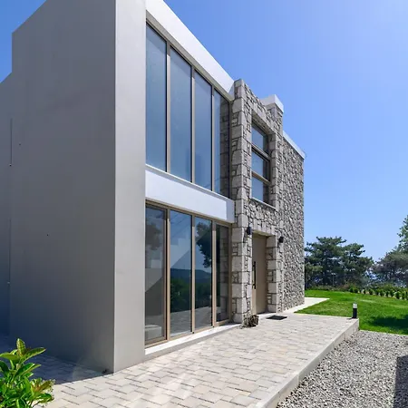 Drakos Estate - Luxury Pool